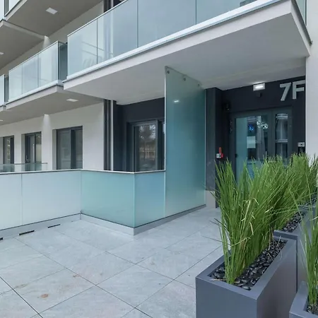 아파트 Prestizowy Baltic 300 M Od Plazy By Renters 므르제지노